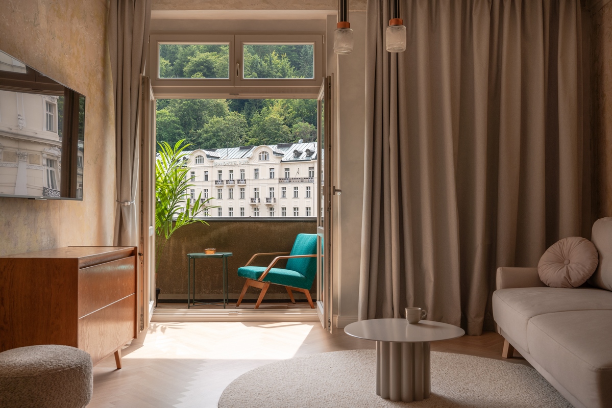 Apartmán 2KB – balkon s výhledem na Grandhotel Pupp